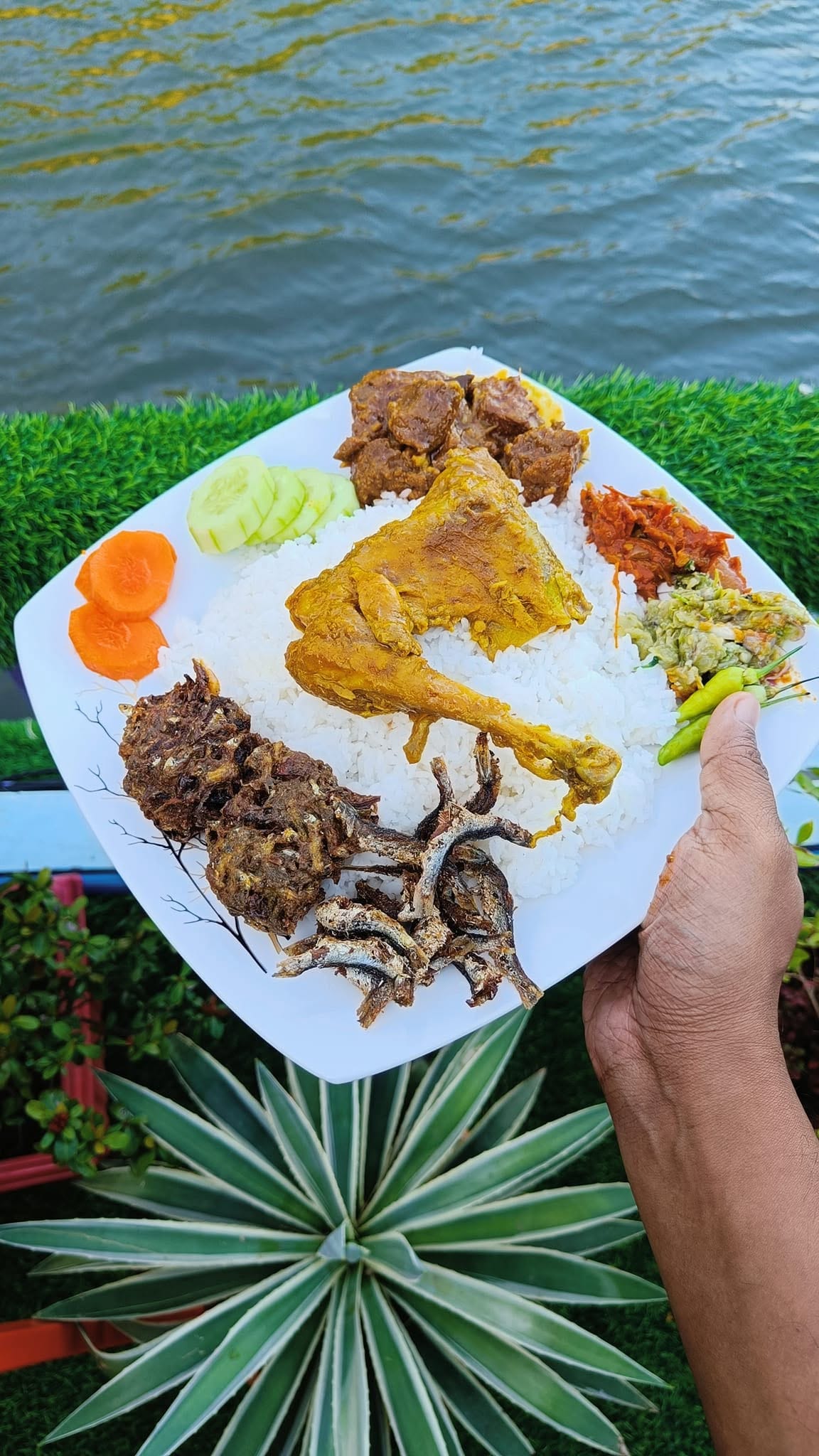 Sumptuous Local Cuisine Platter